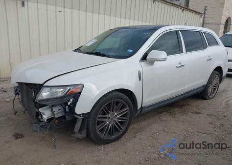 2019 Lincoln Mkt Reserve z USA, uszkodzony, nr VIN 2LMHJ5AT2KBL01358